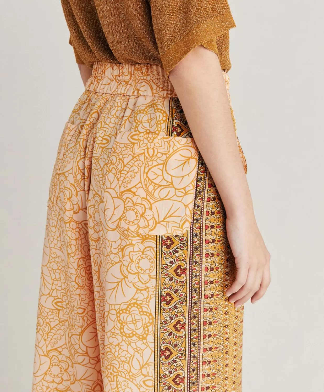 Pantaloni E Shorts>Momoni Pantaloni Boracay In Crepe De Chine - Bruciato/Multicolor