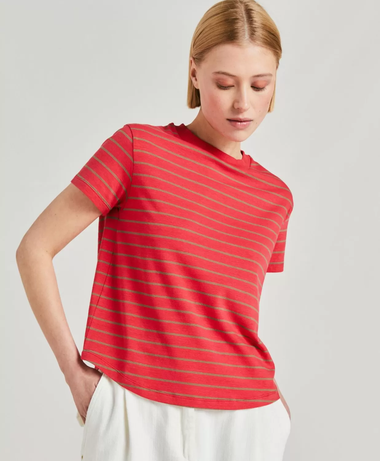 T-Shirts E Top>Momoni Tshirt Lottie In Jersey A Righine - Rosso/Tabacco