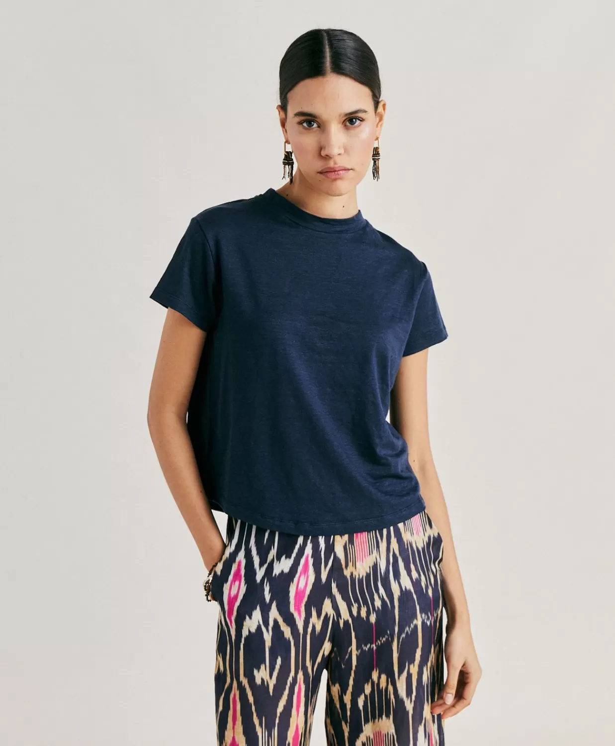 T-Shirts E Top>Momoni Tshirt Lottie In Jersey Lino - Blu Notte